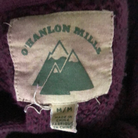 10 / $10 O’Hanlon Mills sweater in burgundy & black - Picture 6 of 7